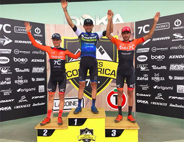 Leonardo Páez y Angela Parra ganan primera etapa de Trans Costa Rica